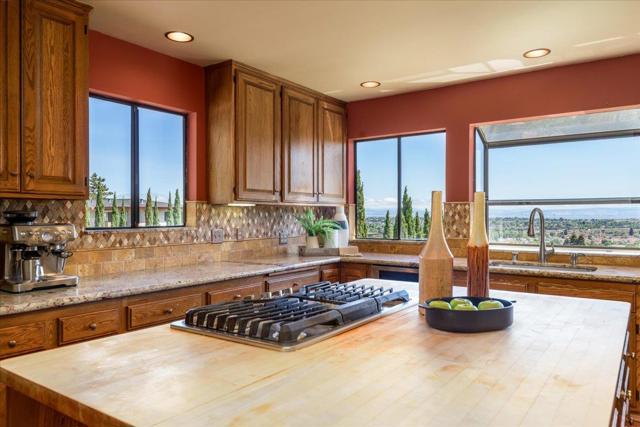 1720 Hillman Avenue, Belmont CA: https://media.crmls.org/mediaz/b732ede0-0145-43cb-addf-b5512c75fc4d.jpg