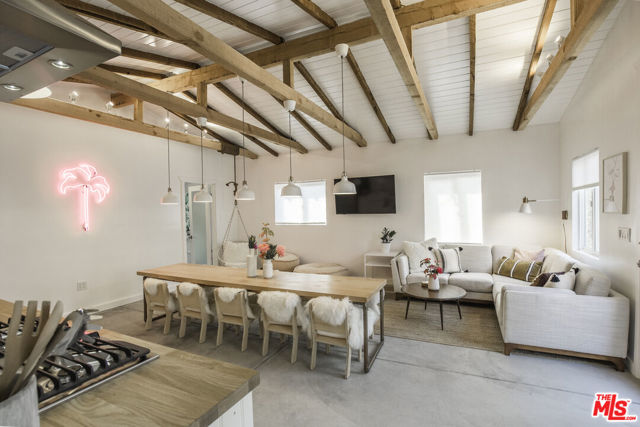 718 Vernon Avenue, Venice CA: https://media.crmls.org/mediaz/b733370e-b7fa-4eb5-b0e9-1316e050f804.jpg