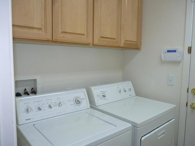 1065 Rockport Avenue, Redwood City CA: https://media.crmls.org/mediaz/b73535d4-aa2b-42f0-af46-81c9af489fdc.jpg