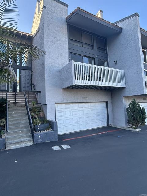 2415 La Costa Avenue, Carlsbad CA: https://media.crmls.org/mediaz/b7355e91-552c-4850-adf6-2f2a67850df3.jpg
