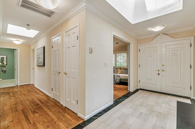 1350 Trinity Drive, Menlo Park CA: https://media.crmls.org/mediaz/b735b56b-edc4-43e4-860a-b1d4cb980bec.jpg