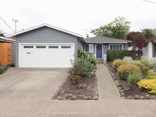 1087 Rio Vista Drive, Pacifica CA: https://media.crmls.org/mediaz/b7361025-be65-411f-8705-1fc1ddc9d432.jpg