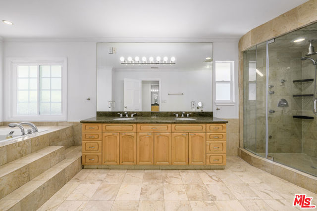 8760 White Oak Avenue, Sherwood Forest CA: https://media.crmls.org/mediaz/b7361145-ddfa-47b3-80ae-44bcef8502cc.jpg