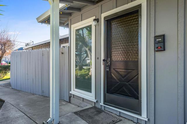1005 Jones Court, Redwood City CA: https://media.crmls.org/mediaz/b737066c-f1fc-4abb-bf6a-487bd86c59fa.jpg