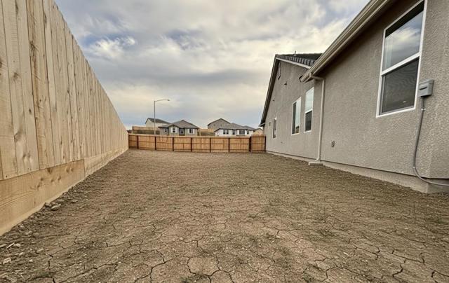 884 Carmelina Court, Hollister CA: https://media.crmls.org/mediaz/b737d8f1-58bd-4862-a6bf-89e3fedc8187.jpg