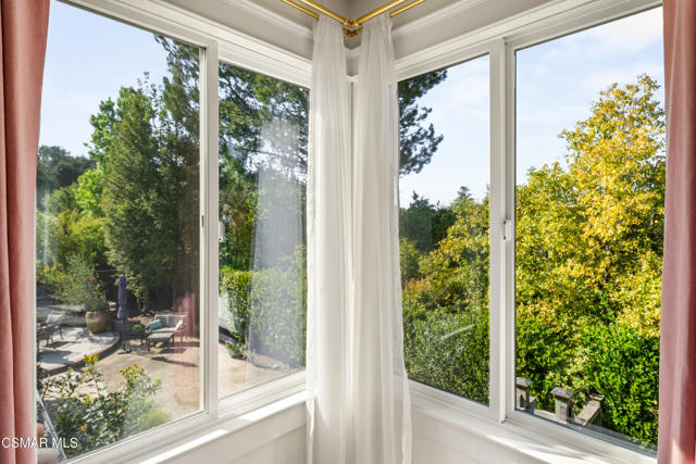 2008 Goldenrod Court, Westlake Village CA: https://media.crmls.org/mediaz/b737e09b-0479-4516-9837-32392488b4c2.jpg
