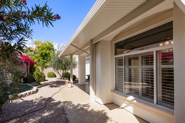 37549 Turnberry Isle Drive, Palm Desert CA: https://media.crmls.org/mediaz/b7382bc3-a407-4ca5-aa78-5ed4c8b3c93c.jpg