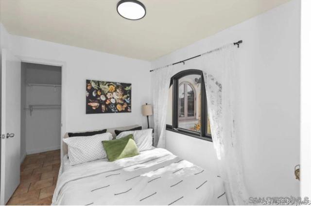 2486 L Street, San Diego CA: https://media.crmls.org/mediaz/b73847dd-4e8a-4330-9635-f2a10fb90f52.jpg
