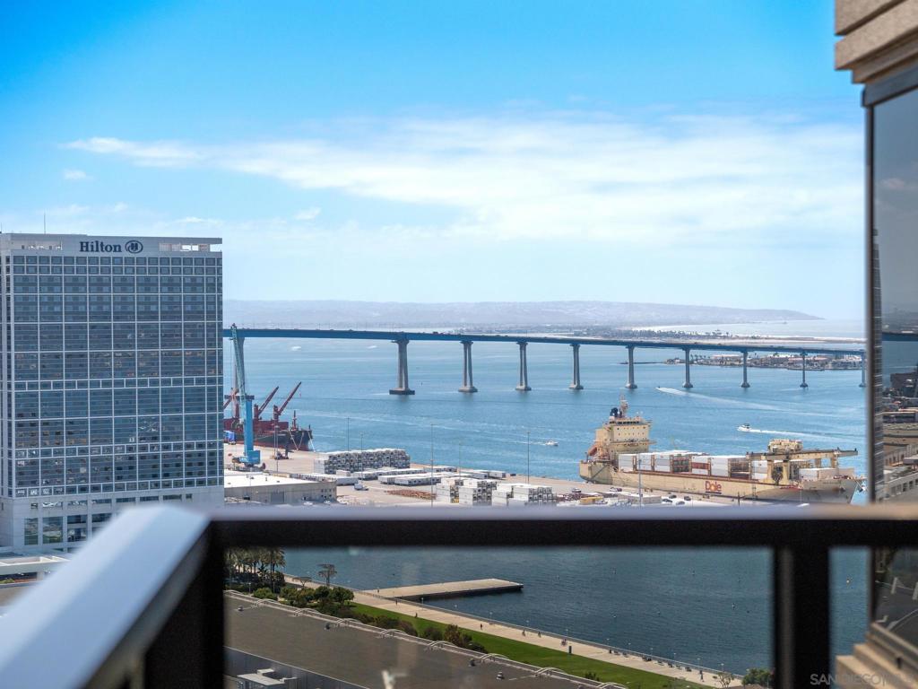 200 Harbor - photo 14