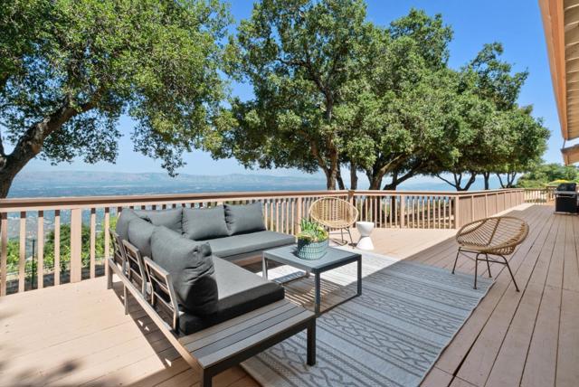 15060 Montebello Road, Cupertino CA: https://media.crmls.org/mediaz/b7397b73-7600-4fa1-9d74-85126f0bbce2.jpg