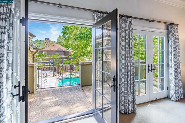 Image 32 of 61 For 53 Hidden Oaks Dr