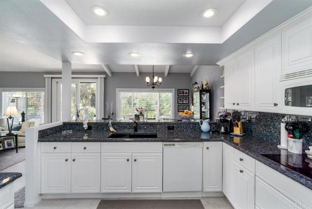 Detail Gallery Image 5 of 16 For 1165 Santa Helena Park Ct, Solana Beach,  CA 92075 - 2 Beds | 2/1 Baths