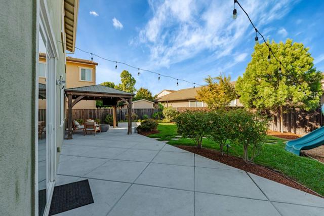 9565 Grande Drive, Gilroy CA: https://media.crmls.org/mediaz/b73a3b5c-5c55-4920-9cf1-3de95e095910.jpg