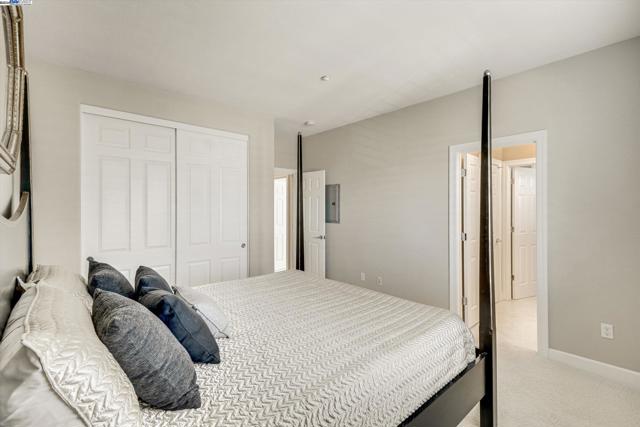 Image 38 of 58 For 2597 Ancona Cir