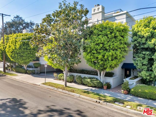 10437 Moorpark Street photo 3