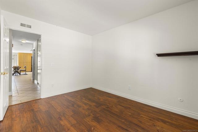 1510 Orangeview Dr, Encinitas CA: https://media.crmls.org/mediaz/b73bd22d-8046-413a-8d7c-5c73272d3e19.jpg