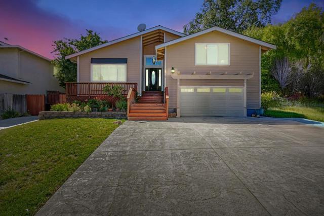 1020 Brookview Court, Morgan Hill CA: https://media.crmls.org/mediaz/b73be194-a062-4b05-a6fb-b84593b7162d.jpg