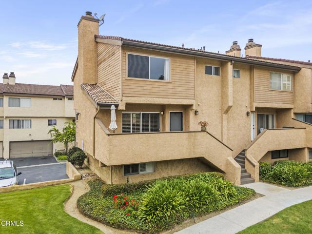 691 County Square Drive, Ventura CA: https://media.crmls.org/mediaz/b73c26fb-774b-4fc8-9447-2b0e79e18f81.jpg