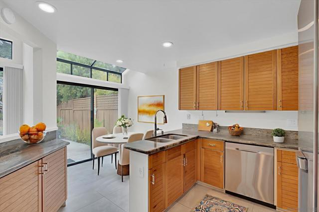 6426 Caminito Listo, San Diego CA: https://media.crmls.org/mediaz/b73c50ab-0712-4844-80cc-7db7386be2fa.jpg