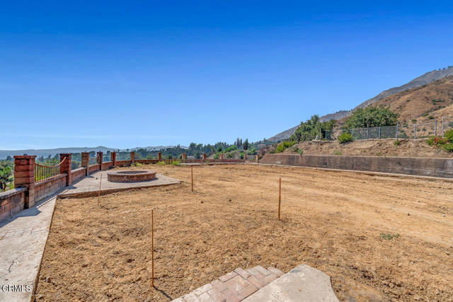 3660 Ranch Top Road, Pasadena CA: https://media.crmls.org/mediaz/b73c63e6-174f-432a-8c3c-98b2ac927efb.jpg