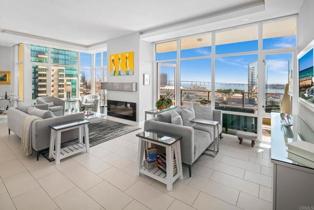 Detail Gallery Image 2 of 46 For 550 Front St #1401,  San Diego,  CA 92101 - 2 Beds | 2/1 Baths