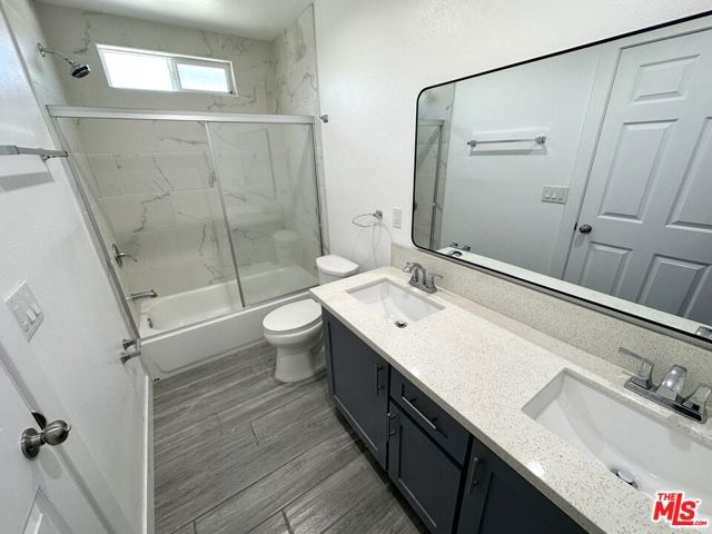 1123 Browning Boulevard, Los Angeles CA: https://media.crmls.org/mediaz/b73cfe6d-0462-4673-aad1-2d0d676068d6.jpg