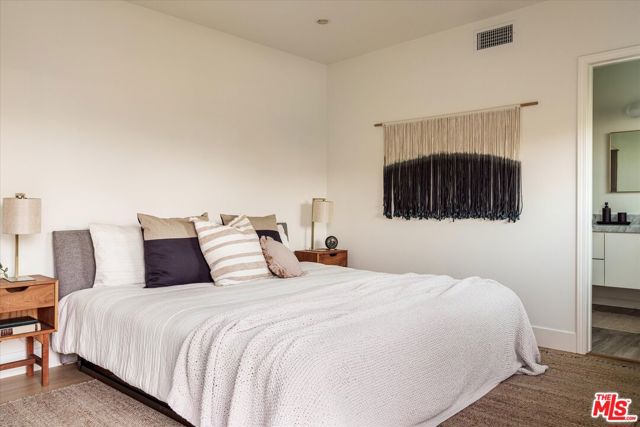 2162 Lyric Avenue, Los Angeles CA: https://media.crmls.org/mediaz/b73d2687-4fc7-458e-9323-39492b4ae78d.jpg