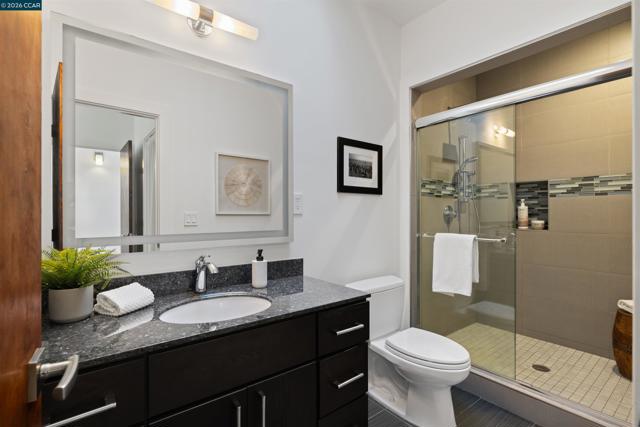 Image 21 of 28 For 8 Oak Arbor  