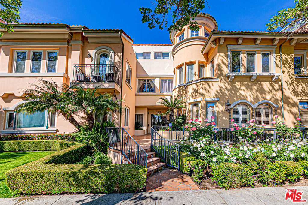 143 N Arnaz Drive #106