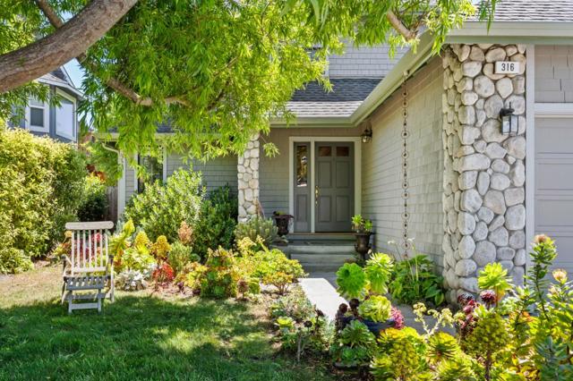 316 Valdez Avenue, Half Moon Bay CA: https://media.crmls.org/mediaz/b73e45b3-ccf6-4669-8be1-0744a856499c.jpg