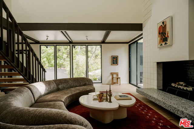 5649 Valley Oak Drive, Los Angeles CA: https://media.crmls.org/mediaz/b73e476b-7fe0-4a6a-b9db-aa4ff5279ba2.jpg