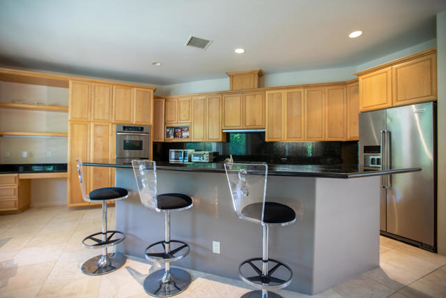 2438 S Caliente Drive, Palm Springs CA: https://media.crmls.org/mediaz/b73e8379-d82f-4baa-9cee-cd9d328e208b.jpg