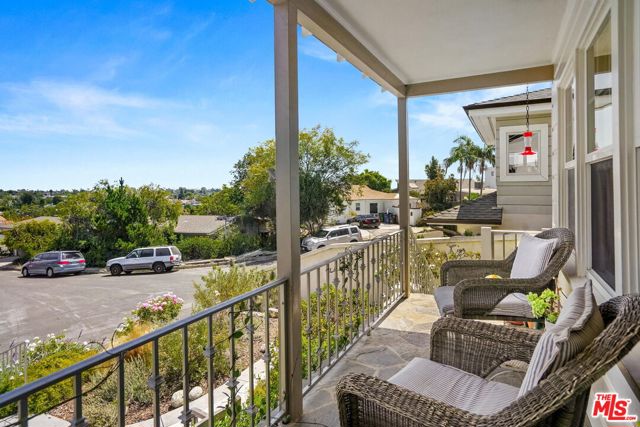 851 Castac Place photo 3
