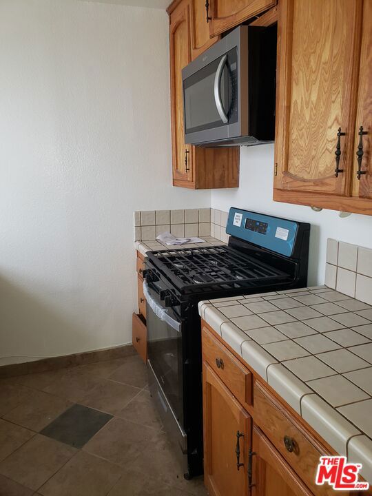 5170 N Columbus Avenue, Sherman Oaks CA: https://media.crmls.org/mediaz/b73f3e92-de44-4ea2-9b7f-0b33f626fb55.jpg