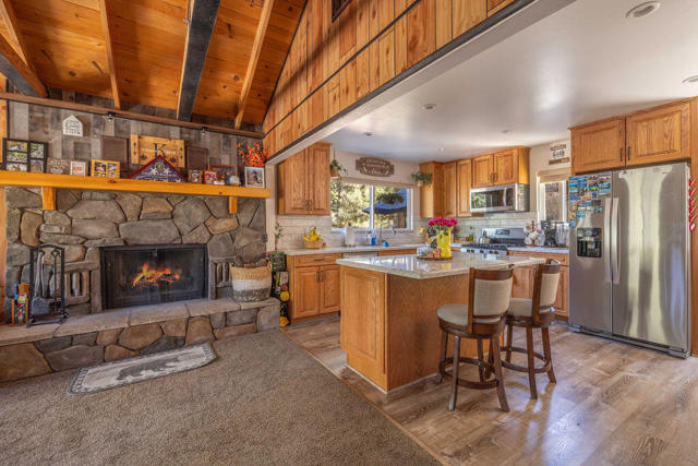 308 W Rainbow Boulevard, Big Bear CA: https://media.crmls.org/mediaz/b73f3ee0-87ea-45e0-a0f3-9011a47dbaf7.jpg