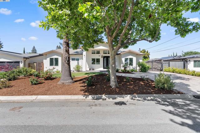 12763 Camrose Ave, Saratoga CA: https://media.crmls.org/mediaz/b73f4e71-d675-487e-90a2-37cbf4e20700.jpg