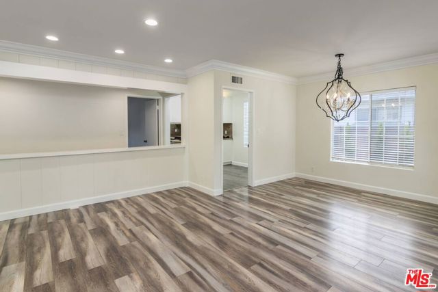 5332 Goodland Avenue, Valley Village CA: https://media.crmls.org/mediaz/b7403203-00fb-46c4-b78c-b68c683be63f.jpg