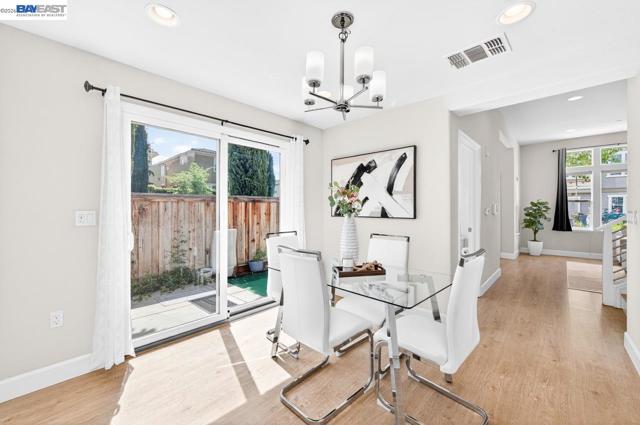 3651 Branding Iron Pl, Dublin CA: https://media.crmls.org/mediaz/b7404ca6-2df6-4136-b073-65b97bd4e6d8.jpg