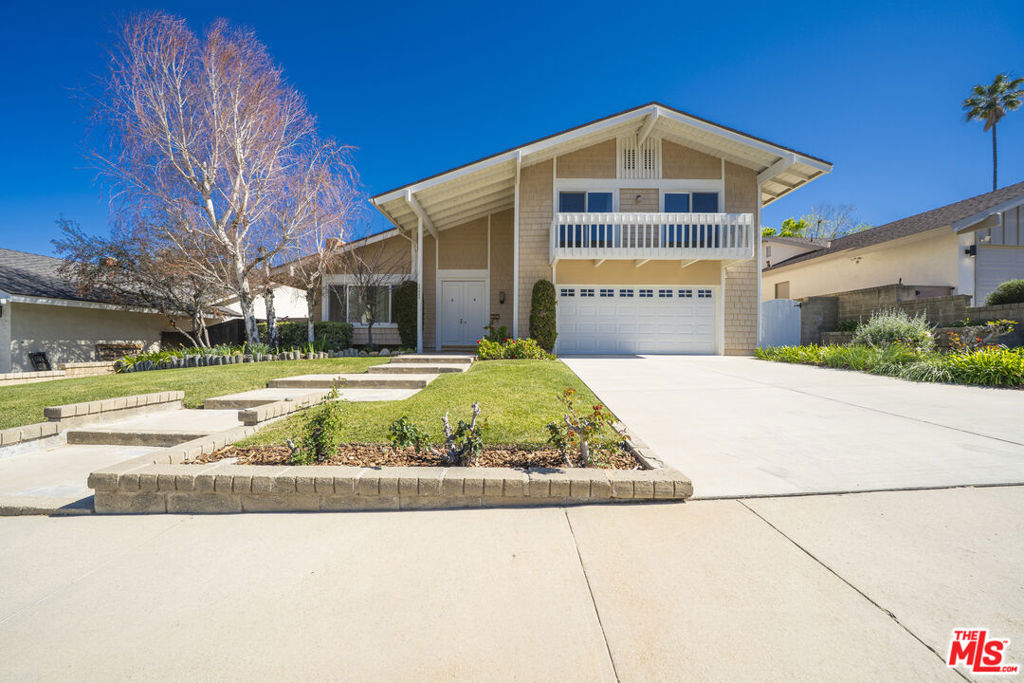 24086 Avenida Crescenta