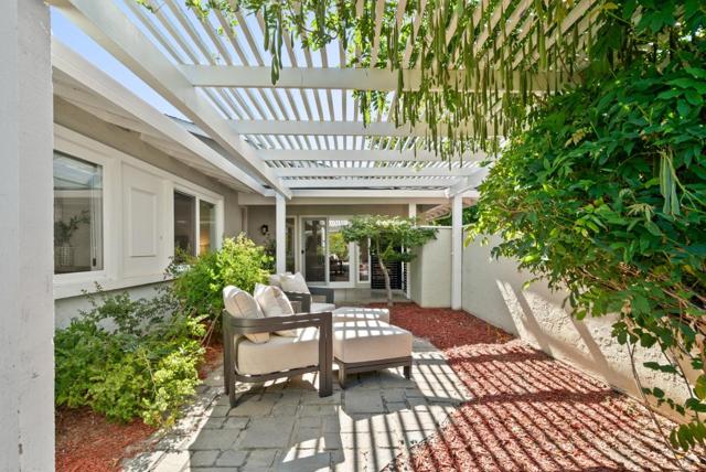 247 Marchmont Drive, Los Gatos CA: https://media.crmls.org/mediaz/b740cdb7-8247-4e6c-bd29-6f7ca6498d03.jpg