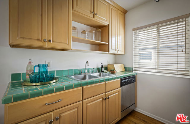 122 Thornton Place photo 30