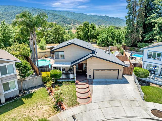 1298 Hersman Drive, Gilroy CA: https://media.crmls.org/mediaz/b74141ac-e1d4-4657-8fa9-011fb193ac6c.jpg