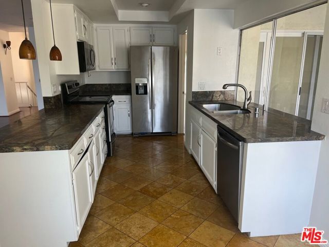 4650 Park Mirasol, Calabasas CA: https://media.crmls.org/mediaz/b7418a9f-016a-4fed-9a70-b96e9cb17501.jpg