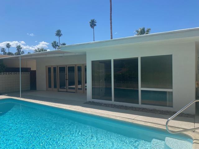 48190 Birdie Way, Palm Desert CA: https://media.crmls.org/mediaz/b743c923-63e9-4052-8333-fb36936a8cb8.jpg