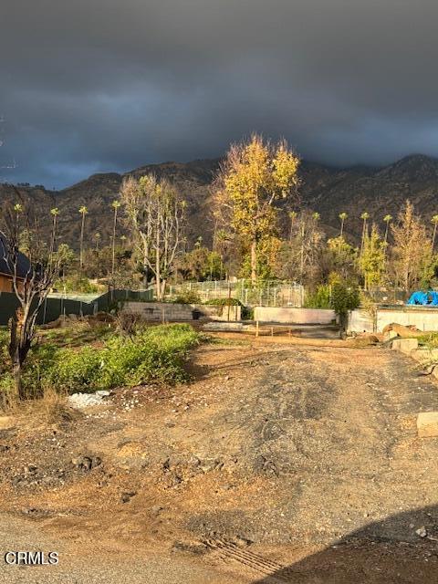 Detail Gallery Image 2 of 5 For 411 E Marigold St, Altadena,  CA 91001 - – Beds | – Baths