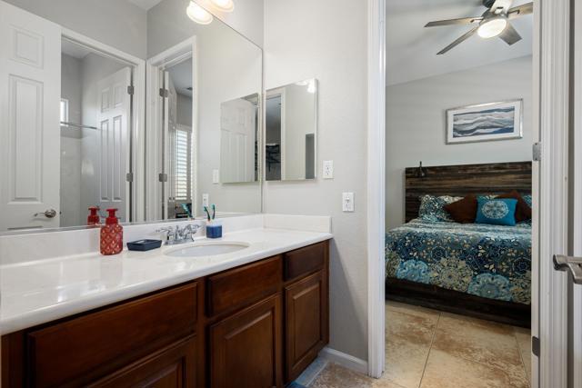 40844 Piazza Del Paradiso, Indio CA: https://media.crmls.org/mediaz/b7467d97-a3c6-449c-8689-8688f8693102.jpg