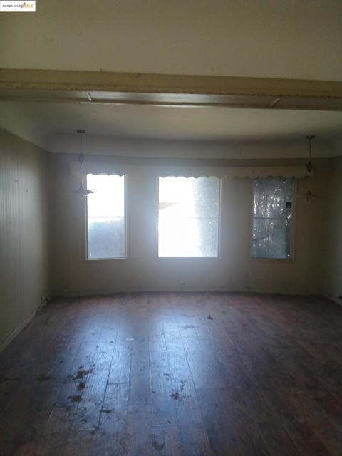 4075 Mera St, Oakland CA: https://media.crmls.org/mediaz/b746805f-28e7-4179-ae5c-1bfee6790745.jpg