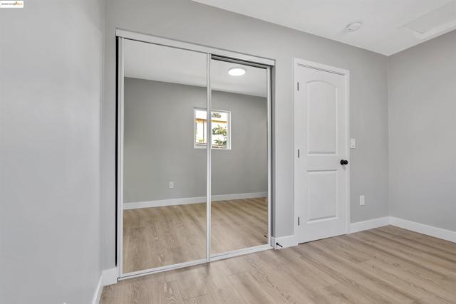 221 4th, Richmond CA: https://media.crmls.org/mediaz/b7469931-1cd3-4ba1-a1aa-2a574d862bff.jpg
