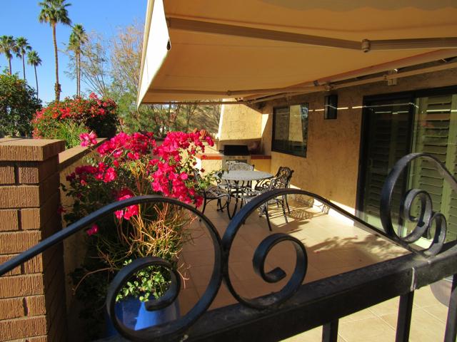 48440 Racquet Lane, Palm Desert CA: https://media.crmls.org/mediaz/b7473954-48f0-4702-97e0-0cb90eb75c8e.jpg