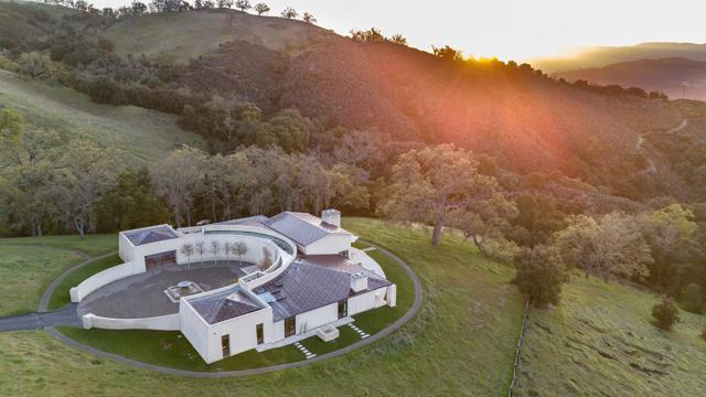 20 Long Ridge Trail, Carmel CA: https://media.crmls.org/mediaz/b7474d28-8916-414e-9ef9-5d3b521754d9.jpg